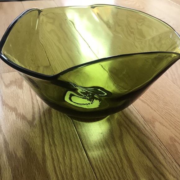 Vintage Anchor Hocking Olive Green Glass Serving Bowl - Picture 5 of 9